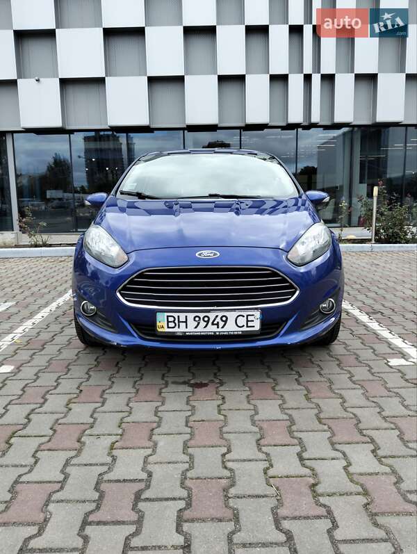 Хэтчбек Ford Fiesta 2014 в 