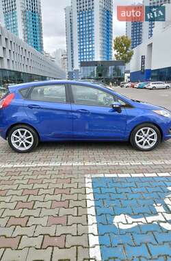 Хэтчбек Ford Fiesta 2014 в 