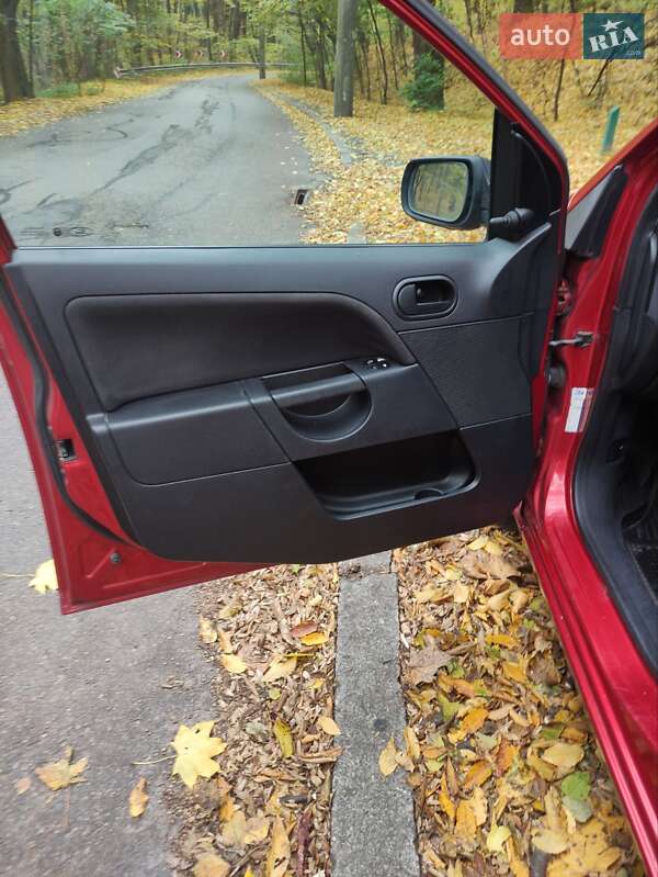 Хетчбек Ford Fiesta 2007 в Києві фото 7 Хетчбек Ford Fiesta 2007 в Києві