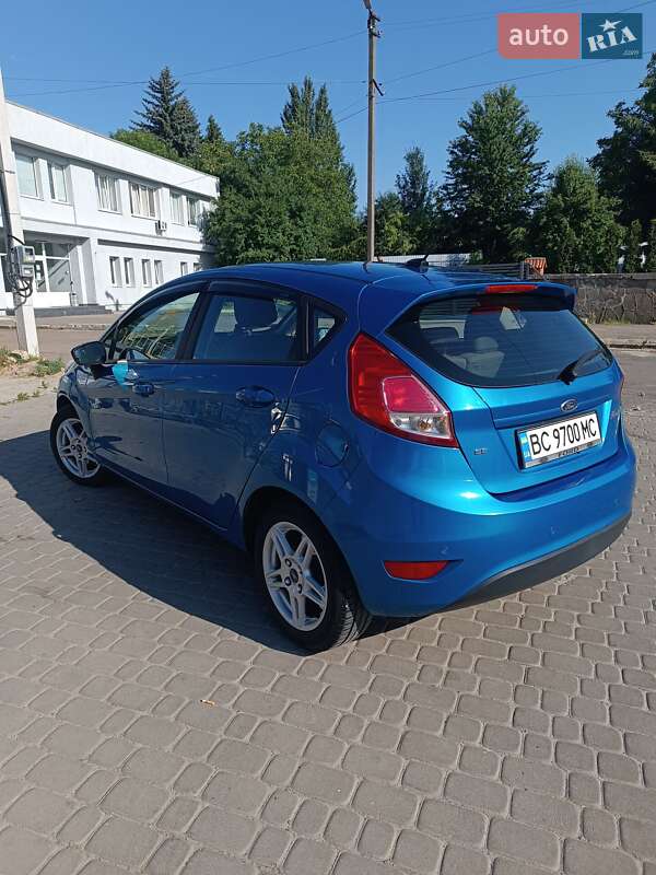 Хэтчбек Ford Fiesta 2016 в Львове фото Хэтчбек Ford Fiesta 2016 в Львове