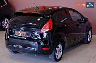 Хэтчбек Ford Fiesta 2018 в 