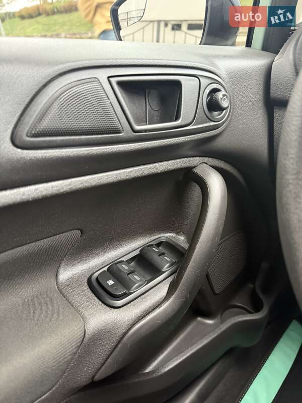 Седан Ford Fiesta 2017 в Києві фото 12 Седан Ford Fiesta 2017 в Києві