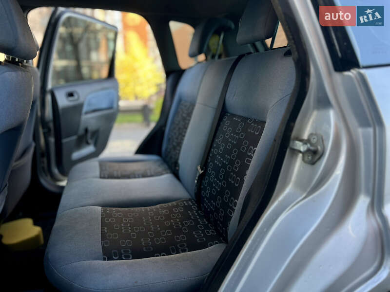 Хетчбек Ford Fiesta 2005 в Івано-Франківську фото 12 Хетчбек Ford Fiesta 2005 в Івано-Франківську