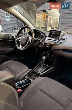 Хетчбек Ford Fiesta 2013 в  фото 3 Хетчбек Ford Fiesta 2013 в