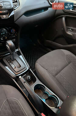 Хетчбек Ford Fiesta 2013 в  фото 7 Хетчбек Ford Fiesta 2013 в