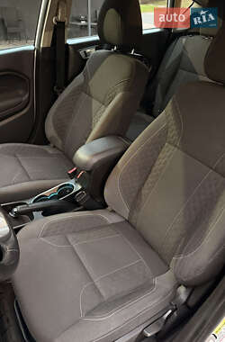 Хетчбек Ford Fiesta 2013 в  фото 8 Хетчбек Ford Fiesta 2013 в