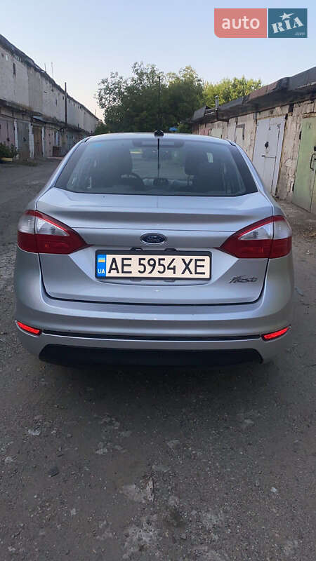 Седан Ford Fiesta 2016 в Дніпрі фото 2 Седан Ford Fiesta 2016 в Дніпрі