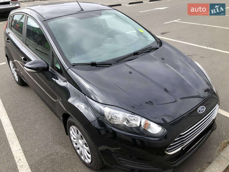 Хетчбек Ford Fiesta 2013 в  фото Хетчбек Ford Fiesta 2013 в