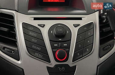 Хетчбек Ford Fiesta 2011 в  фото 20 Хетчбек Ford Fiesta 2011 в