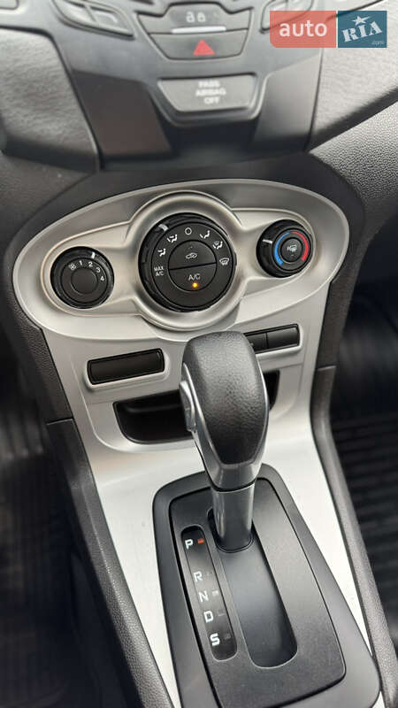 Седан Ford Fiesta 2016 в Виннице