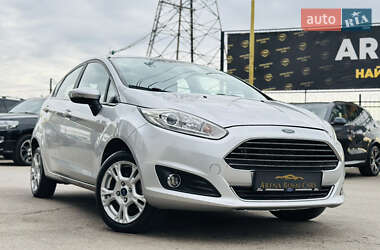 Хетчбек Ford Fiesta 2016 в  фото 3 Хетчбек Ford Fiesta 2016 в