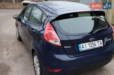 Хетчбек Ford Fiesta 2016 в 