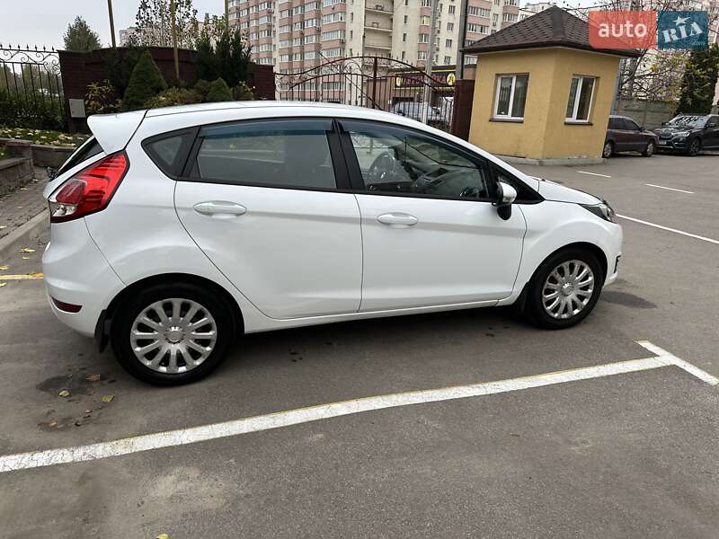Хетчбек Ford Fiesta 2015 в Софіївській Борщагівці фото 4 Хетчбек Ford Fiesta 2015 в Софіївській Борщагівці