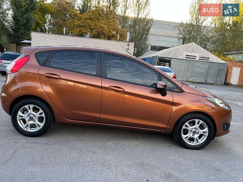 Хетчбек Ford Fiesta 2015 в Дніпрі фото 4 Хетчбек Ford Fiesta 2015 в Дніпрі