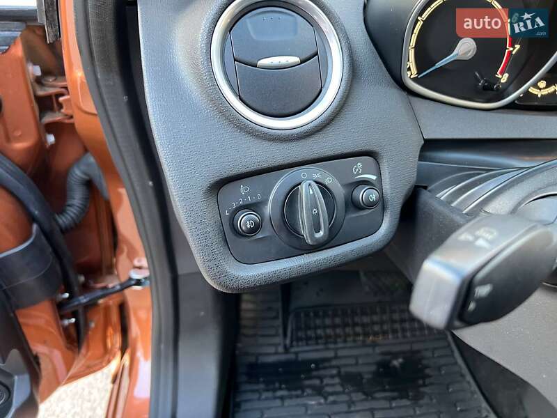 Хетчбек Ford Fiesta 2015 в Дніпрі фото 18 Хетчбек Ford Fiesta 2015 в Дніпрі