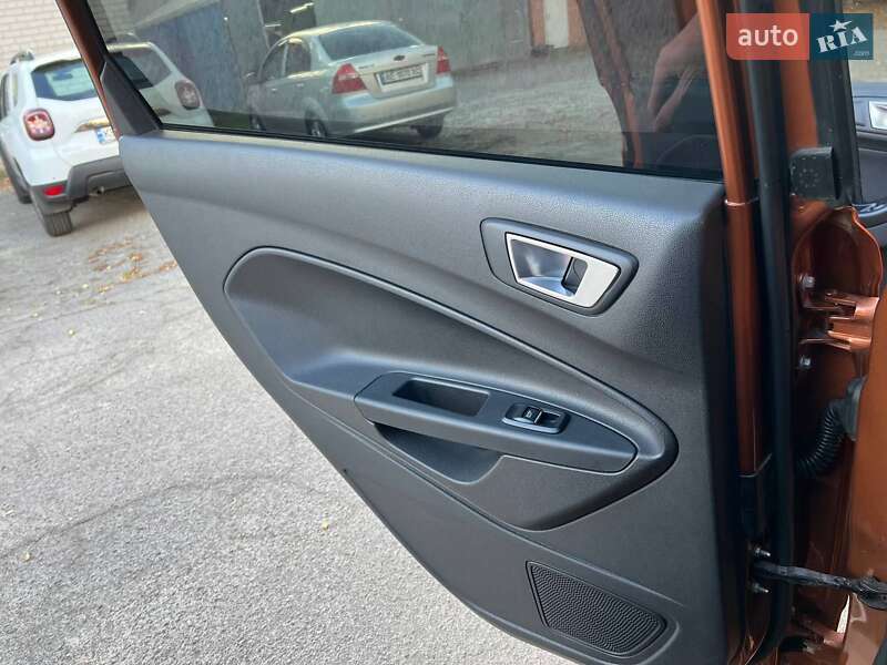 Хетчбек Ford Fiesta 2015 в Дніпрі фото 28 Хетчбек Ford Fiesta 2015 в Дніпрі