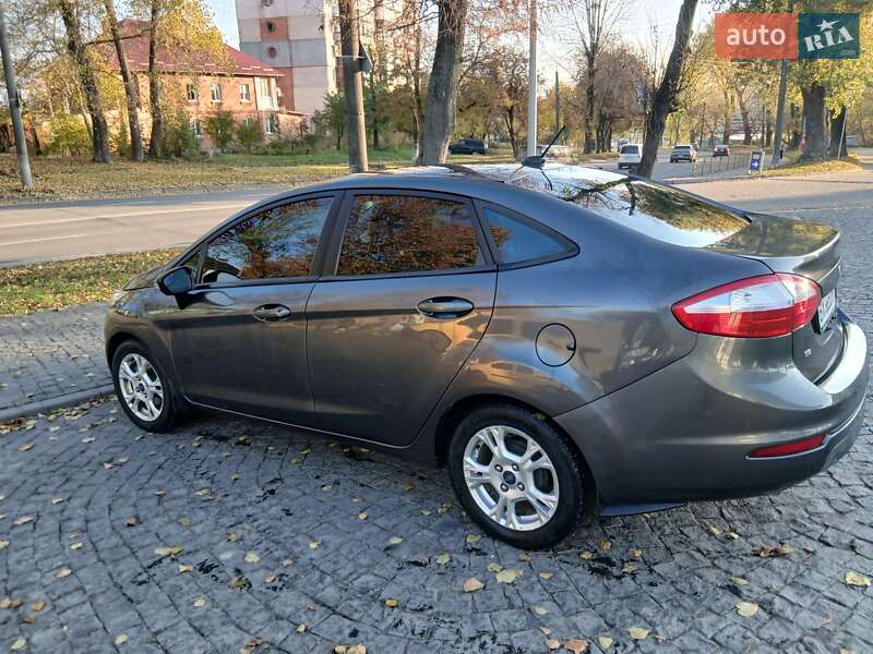 Седан Ford Fiesta 2014 в Хмельницькому