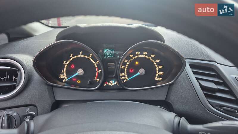 Хэтчбек Ford Fiesta 2016 в Киеве фото 2 Хэтчбек Ford Fiesta 2016 в Киеве