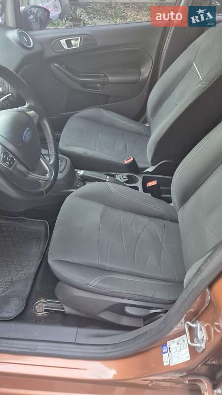 Хэтчбек Ford Fiesta 2016 в Киеве фото 6 Хэтчбек Ford Fiesta 2016 в Киеве