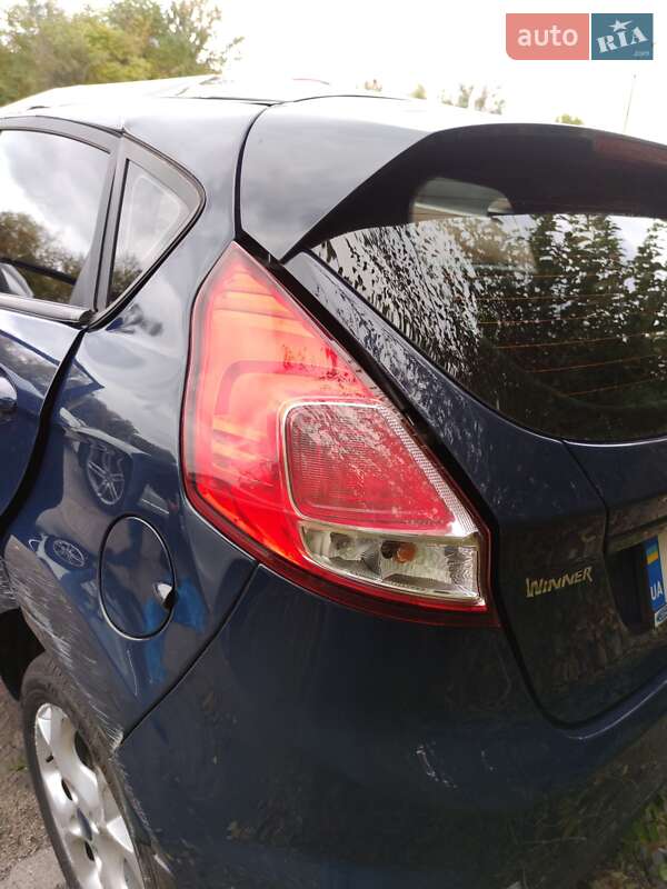 Хетчбек Ford Fiesta 2016 в Запоріжжі