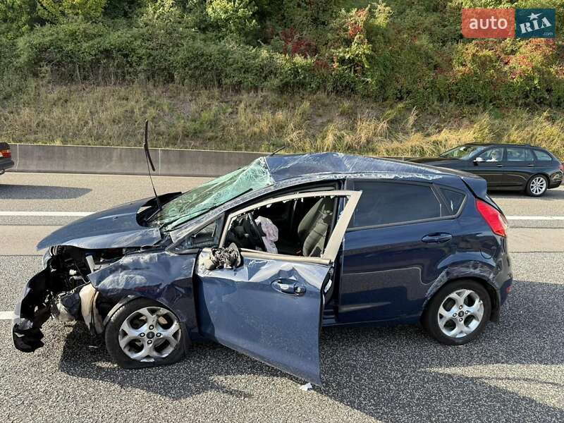 Хетчбек Ford Fiesta 2016 в Запоріжжі