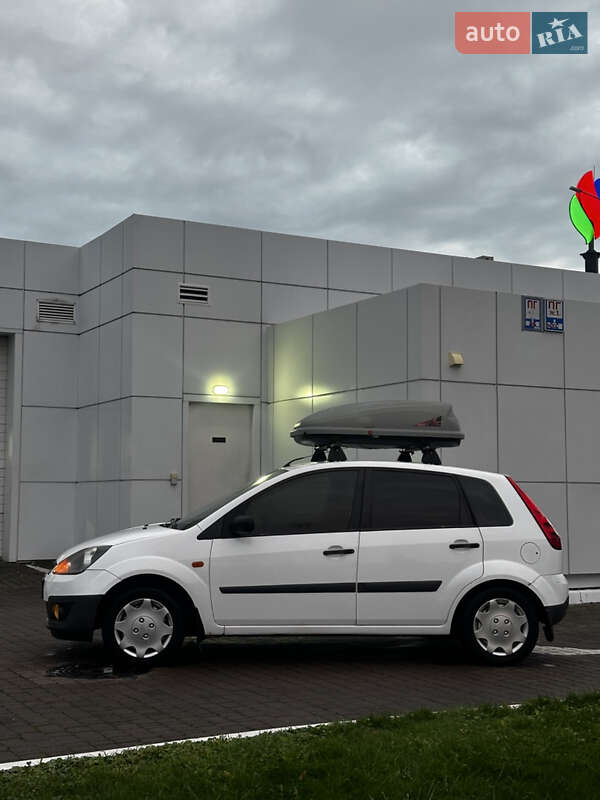 Хэтчбек Ford Fiesta 2007 в Киеве
