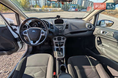 Седан Ford Fiesta 2015 в Киеве