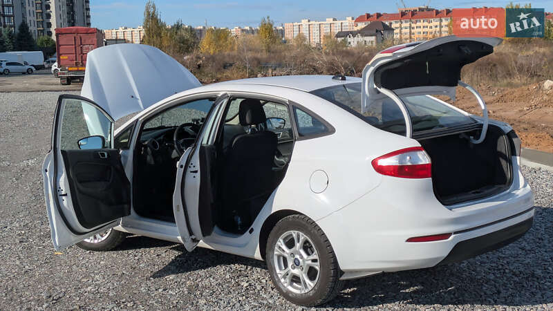 Седан Ford Fiesta 2015 в Києві фото 4 Седан Ford Fiesta 2015 в Києві