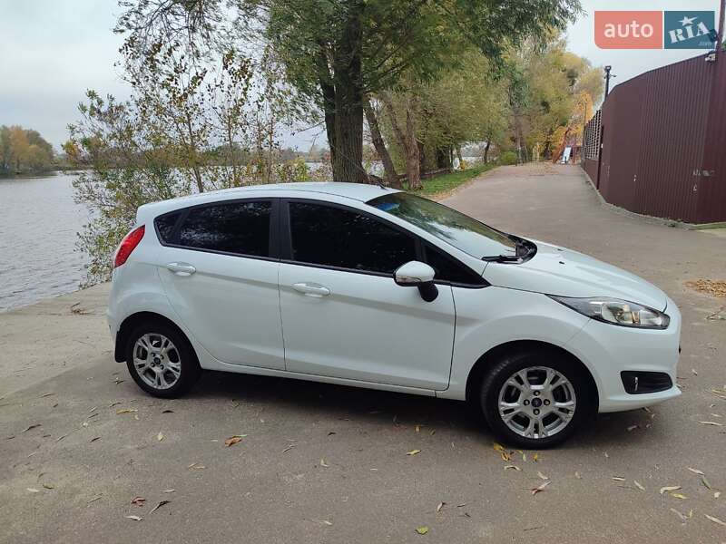 Хетчбек Ford Fiesta 2013 в Києві фото 2 Хетчбек Ford Fiesta 2013 в Києві