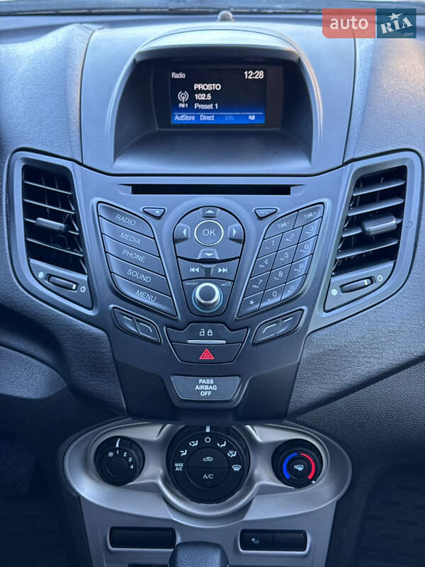 Хэтчбек Ford Fiesta 2018 в Киеве фото 35 Хэтчбек Ford Fiesta 2018 в Киеве