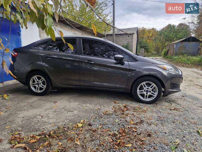 Седан Ford Fiesta 2016 в Києві фото 2 Седан Ford Fiesta 2016 в Києві