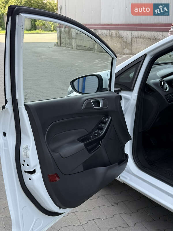 Хэтчбек Ford Fiesta 2016 в Львове фото 14 Хэтчбек Ford Fiesta 2016 в Львове