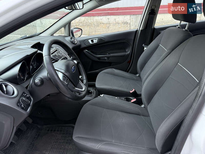 Хэтчбек Ford Fiesta 2016 в Львове фото 23 Хэтчбек Ford Fiesta 2016 в Львове