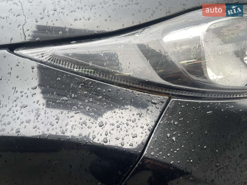 Хетчбек Ford Fiesta 2016 в Києві