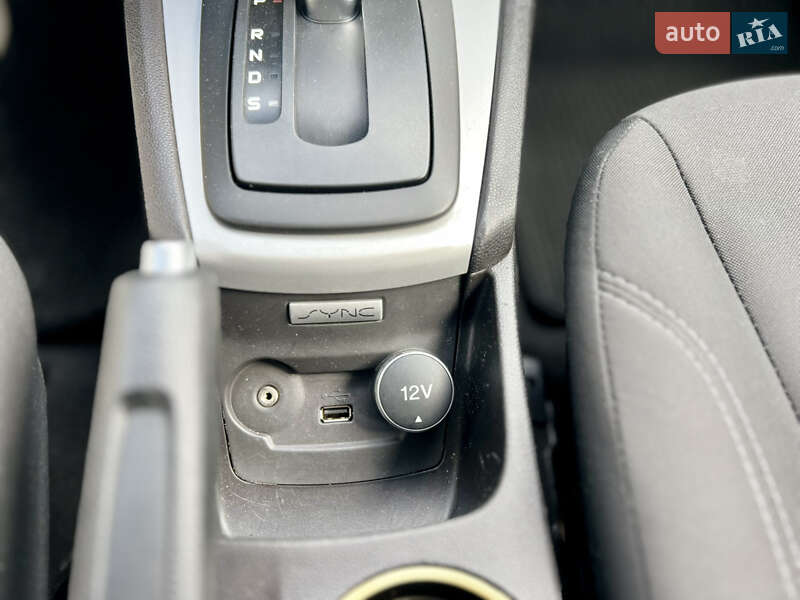 Седан Ford Fiesta 2016 в Києві фото 25 Седан Ford Fiesta 2016 в Києві