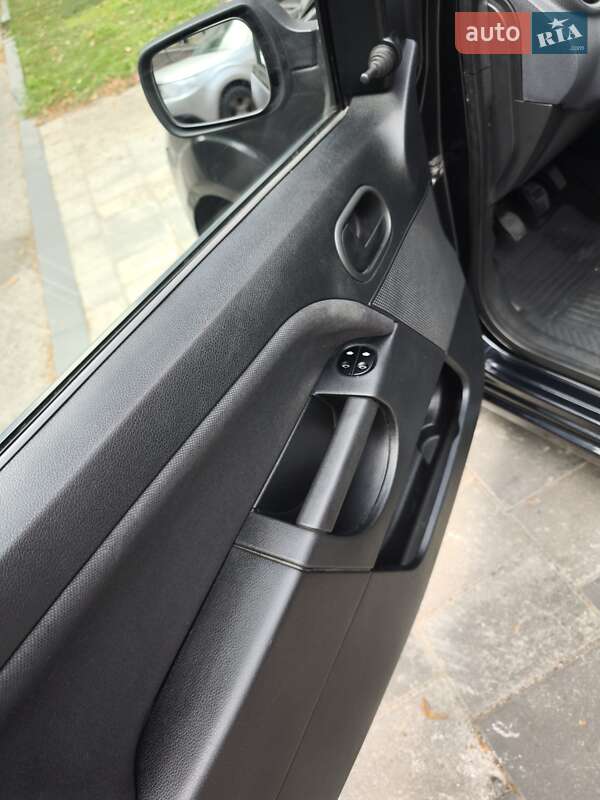 Хэтчбек Ford Fiesta 2006 в Днепре фото 10 Хэтчбек Ford Fiesta 2006 в Днепре