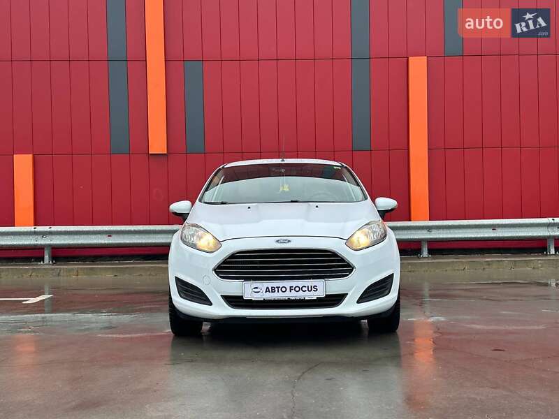 Хэтчбек Ford Fiesta 2015 в Киеве фото 3 Хэтчбек Ford Fiesta 2015 в Киеве