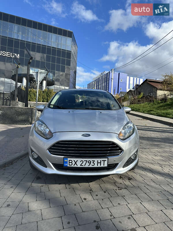 Седан Ford Fiesta 2013 в Городке