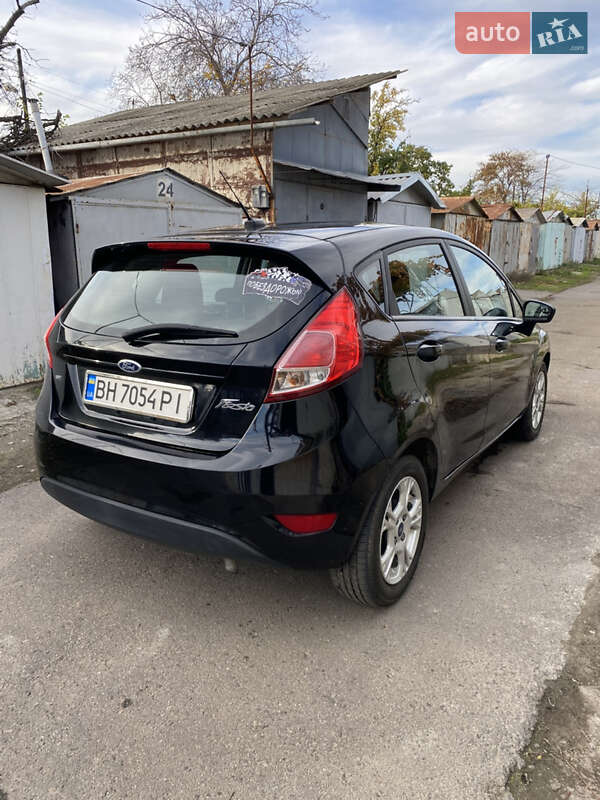 Хэтчбек Ford Fiesta 2016 в Одессе