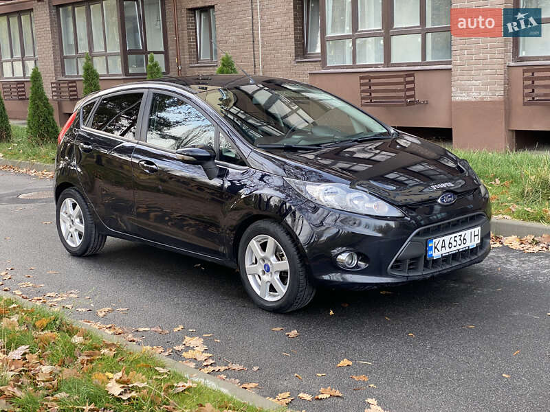 Хэтчбек Ford Fiesta 2011 в Чернигове фото 4 Хэтчбек Ford Fiesta 2011 в Чернигове