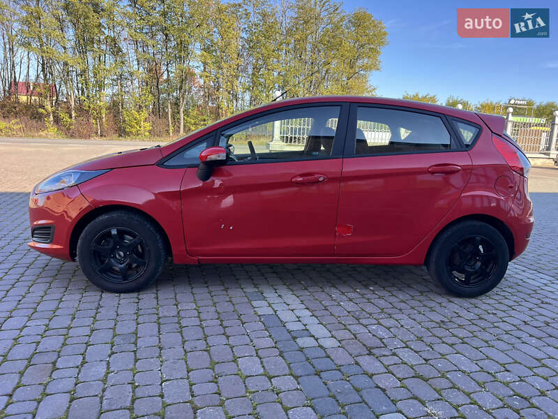 Хэтчбек Ford Fiesta 2016 в Снятине