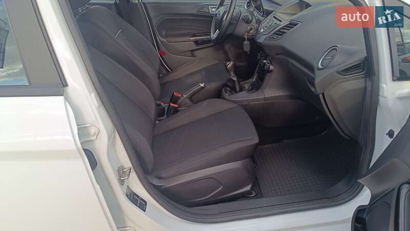 Хетчбек Ford Fiesta 2016 в Києві фото 6 Хетчбек Ford Fiesta 2016 в Києві