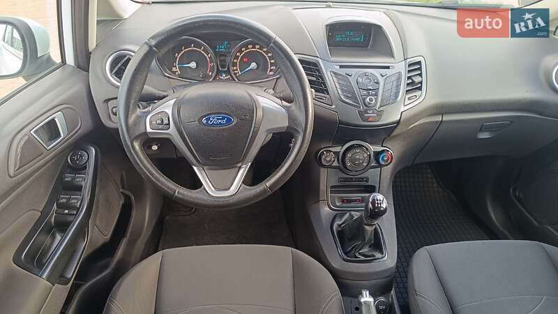 Хетчбек Ford Fiesta 2016 в Києві фото 9 Хетчбек Ford Fiesta 2016 в Києві