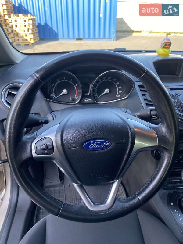 Хэтчбек Ford Fiesta 2016 в Киеве фото 16 Хэтчбек Ford Fiesta 2016 в Киеве