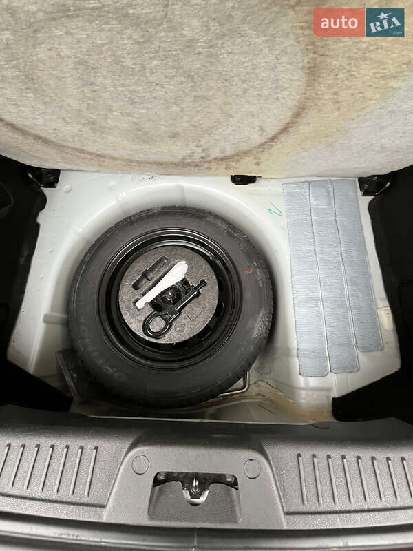 Хэтчбек Ford Fiesta 2016 в Киеве