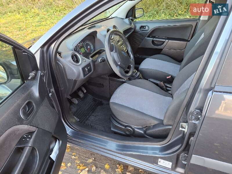 Хетчбек Ford Fiesta 2007 в Городку