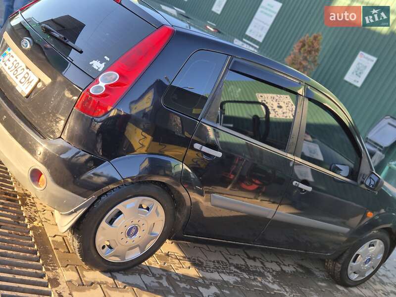 Хетчбек Ford Fiesta 2008 в Чернівцях фото 5 Хетчбек Ford Fiesta 2008 в Чернівцях