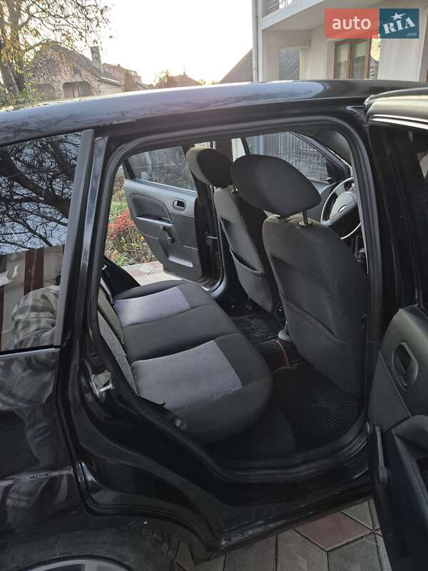 Хетчбек Ford Fiesta 2008 в Чернівцях фото 11 Хетчбек Ford Fiesta 2008 в Чернівцях