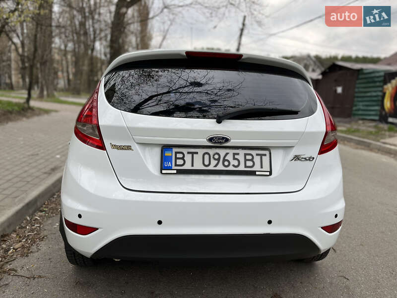 Хэтчбек Ford Fiesta 2012 в Киеве