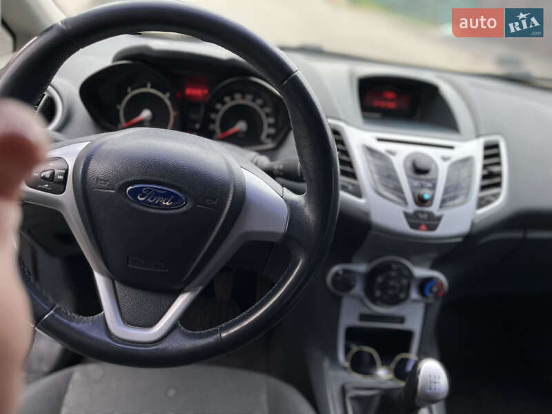 Хэтчбек Ford Fiesta 2012 в Киеве